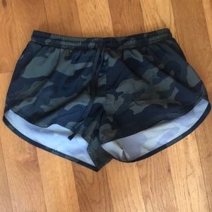 Womens workout shorts. Camo. Old navy. Size XS. Worn.